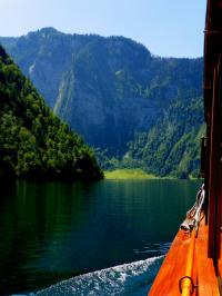 tags: lago,barco,montanhas,verde,natureza,agua

Königssee, Schönau, Alemanha